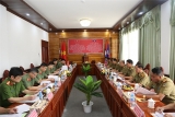 ​ເພີ່ມ​ທະວີ​ການ​ຮັບປະກັນ​ຄວາມ​ປອດ​ໄພ​ຄວາມ​ເປັນ​ລະບຽບ​ຮຽບຮ້ອຍ​ລະຫວ່າງ​ຕຳຫຼວດ​ແຂວງ ເຊີນ​ລາ ​ແລະ ຕຳຫຼວດ 3 ​ແຂວງ​ໃກ້​ຄຽງ​ຂອງ​ລາວ