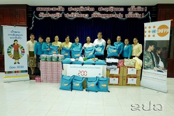 ອົງການ UNFPA ມອບຊຸດເຄື່ອງໃຊ້ຈໍາເປັນໃຫ້ສະຫະພັນແມ່ຍິງລາວ ເພື່ອນຳໄປຊ່ວຍດຫລືອຜູ້ປະສົບໄພນ້ຳຖ້ວມ