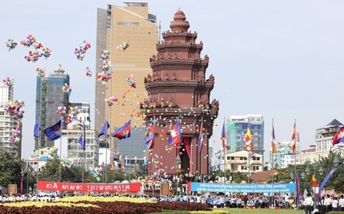 ການນໍາພັກ, ລັດຫວຽດນາມ ສົ່ງໂທລະເລກອວຍພອນ ວັນຊາດແຫ່ງລາຊະອານາຈັກ ກໍາປູເຈຍ ຄົບຮອບ 69 ປີ
