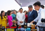 ວິ​ສາ​ຫະ​ກິດ​ຮ່າ​ໂນ້ຍ ແລະ ລາວ ຮ່ວມ​ມື​ແລກ​ປ່ຽນ​ຂໍ້​ມູນ​ຂ່າວ​ສານ ແລະ ຜະ​ລິດ​ຕະ​ພັນ​ບໍ​ລິ​ໂພກ