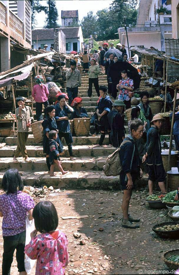 chum anh phien cho sapa nam 1992 trong anh cua du khach nuoc ngoai