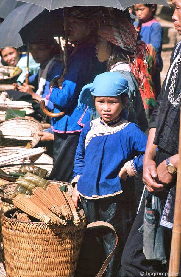 chum anh phien cho sapa nam 1992 trong anh cua du khach nuoc ngoai