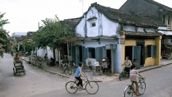 Chùm ảnh: Phố cổ Hội An những năm 90 đẹp nguyên bản qua ống kính nhiếp ảnh gia Đức