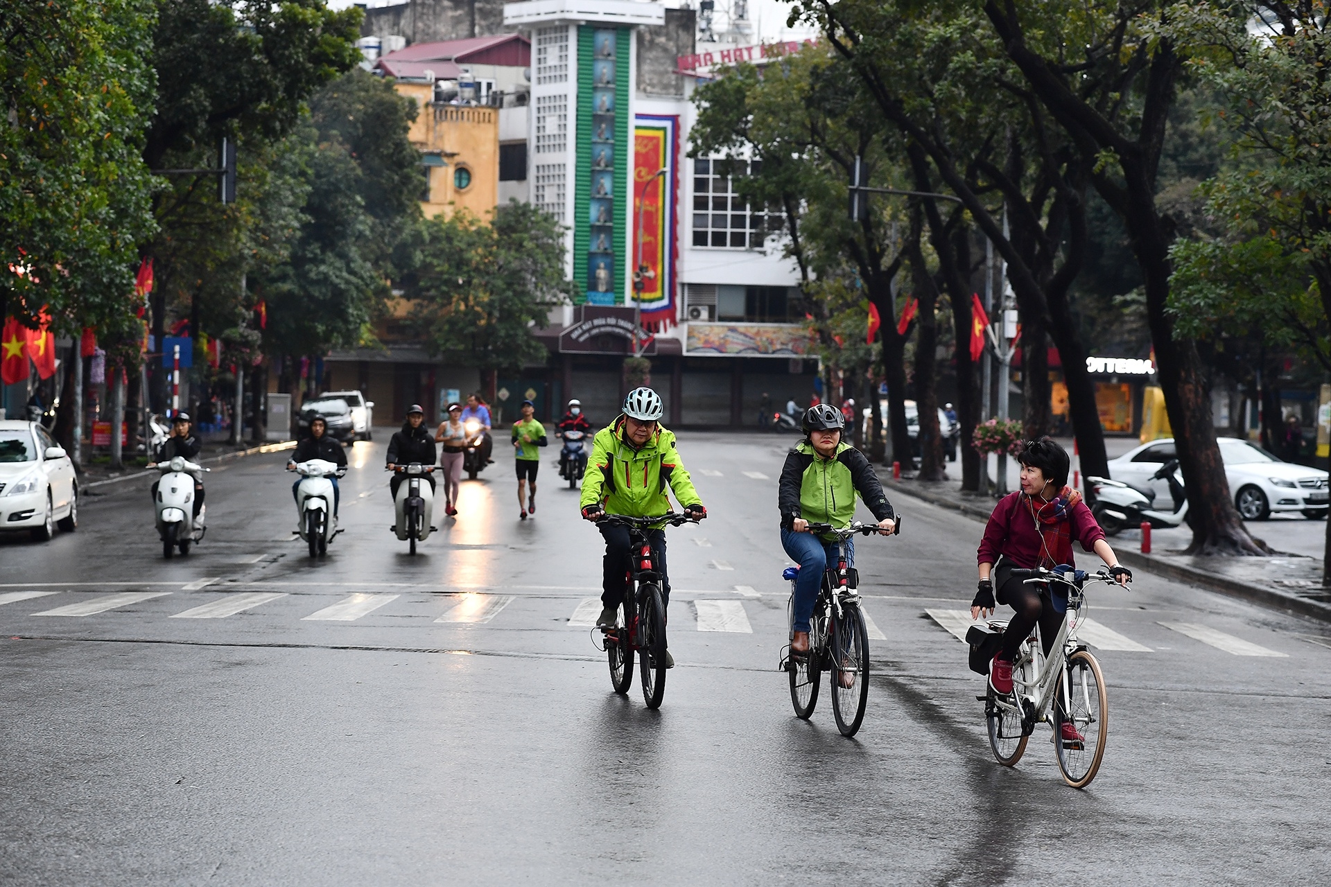 Chùm ảnh: Hà Nội vắng lặng sáng mùng 1 Tết chum anh ha noi vang lang sang mung 1 tet