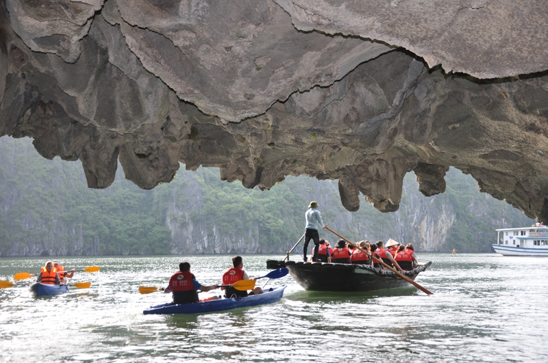 Lật thuyền tại Vịnh Hạ Long, 1 du khách Hàn Quốc tử vong lat thuyen tai vinh ha long 1 du khach han quoc tu vong