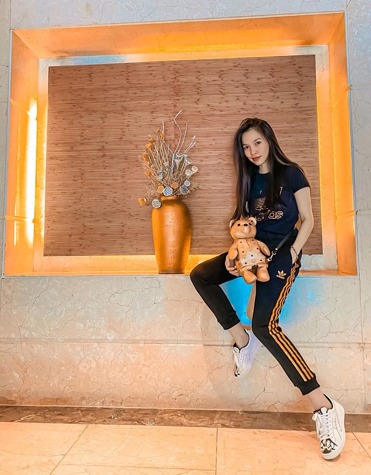 Đăng Khôi bị điếc một tai, Hiền Thục tuổi 40 mà ngỡ mới 20 dang khoi bi diec mot tai hien thuc tuoi 40 ma ngo moi 20