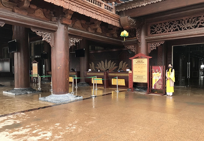 Hàng loạt danh lam, chùa chiền "vắng tanh như chùa bà Đanh" vì Covid-19 hang loat danh lam chua chien vang tanh nhu chua ba danh vi covid 19