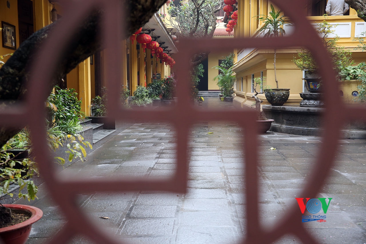 Hàng loạt danh lam, chùa chiền "vắng tanh như chùa bà Đanh" vì Covid-19 hang loat danh lam chua chien vang tanh nhu chua ba danh vi covid 19