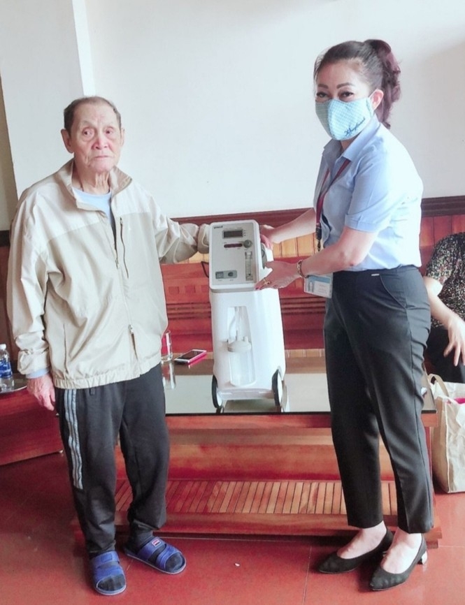 Chung tay vượt dịch Covid-19: Chủ nhà giảm tiền nhà, ông chủ để khách sạn làm nơi cách ly chung tay vuot dich covid 19 chu nha giam tien nha ong chu de khach san lam noi cach ly cho khach nuoc ngoai