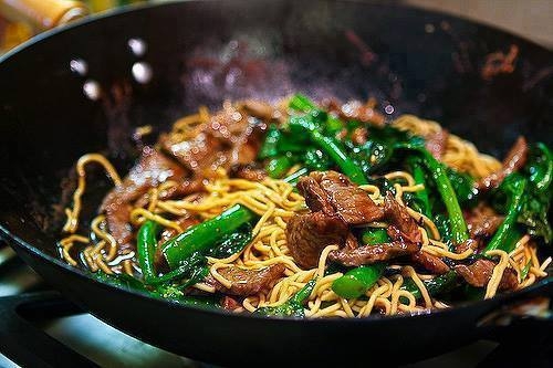 3 món mì xào cực ngon mà lại dễ làm cho cả nhà đổi khẩu vị 3 mon mi xao cuc ngon ma lai de lam cho ca nha doi khau vi