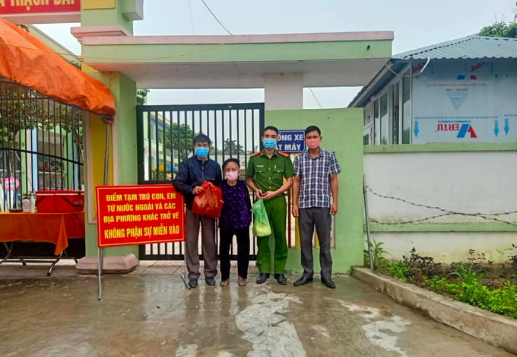 Cụ bà 101 tuổi ủng hộ 2 tấn gạo, mẹ liệt sỹ ủng hộ 5 kg gạo và rau cho khu cách ly cu ba 101 tuoi ung ho 2 tan gao me liet sy ung ho 5 kg gao va rau cho khu cach ly