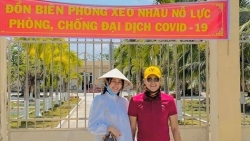 Thuỷ Tiên gây quỹ hơn 14 tỷ chống hạn mặn, Đại Nghĩa tặng mỗi người nghèo 10kg gạo