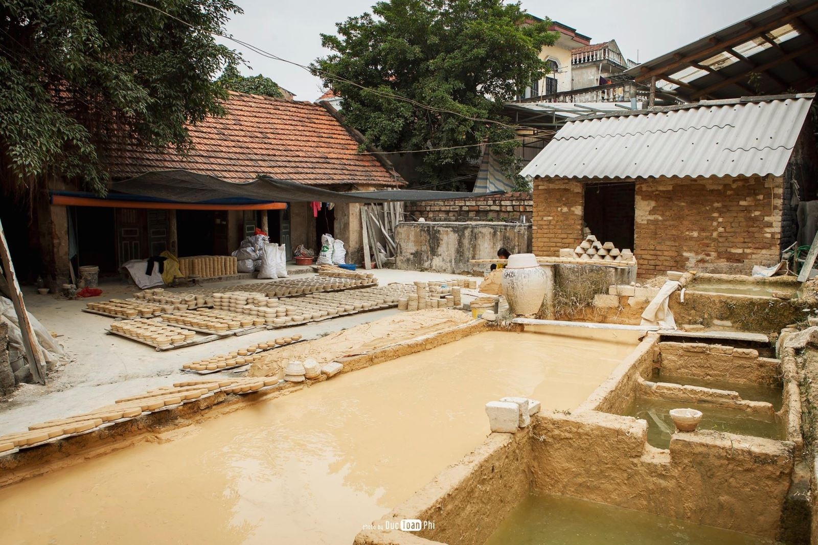 Thăm làng gốm Kim Lan, làng gốm nổi tiếng với bề dày lịch sử nằm ngay cạnh làng gốm Bát Tràng tham lang gom kim lan lang gom noi tieng voi be day lich su nam ngay canh lang gom bat trang
