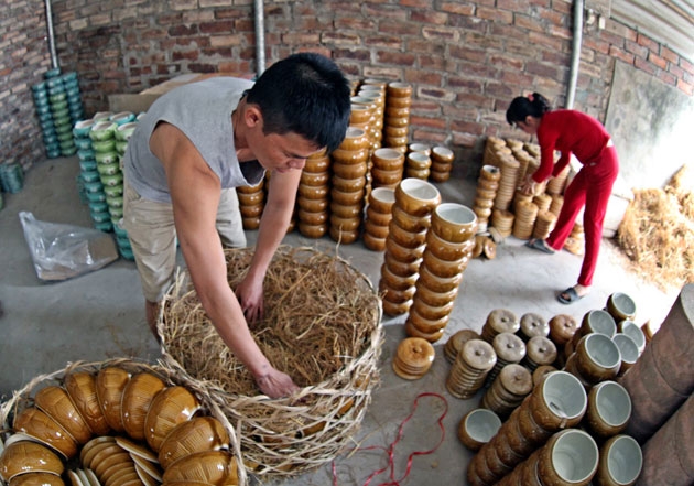 Thăm làng gốm Kim Lan, làng gốm nổi tiếng với bề dày lịch sử nằm ngay cạnh làng gốm Bát Tràng tham lang gom kim lan lang gom noi tieng voi be day lich su nam ngay canh lang gom bat trang