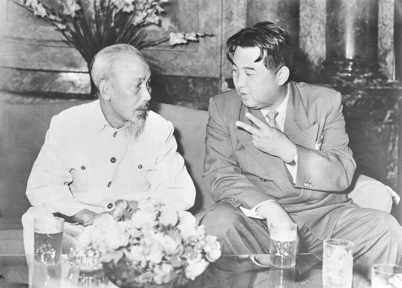tai ngoai giao lay dong long nguoi cua chu tich ho chi minh