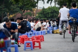 khach tay viet ve viet nam nhung ngay binh thuong tro lai sau gian cach xa hoi