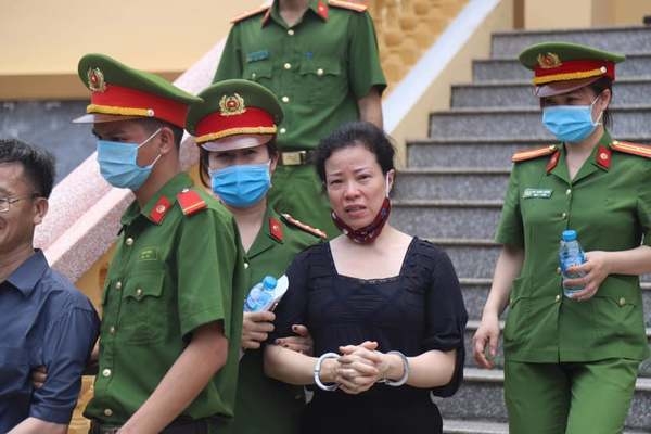Tin pháp luật 24h nóng nhất hôm nay (14/5): Phát ngôn ấn tượng tại vụ xét xử nâng điểm thi ở Hoà Bình tin phap luat 24h nong nhat hom nay 145 phat ngon an tuong tai vu xet xu nang diem thi o hoa binh
