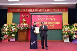 uy vien bo chinh tri khoa moi gom 17 19 nguoi