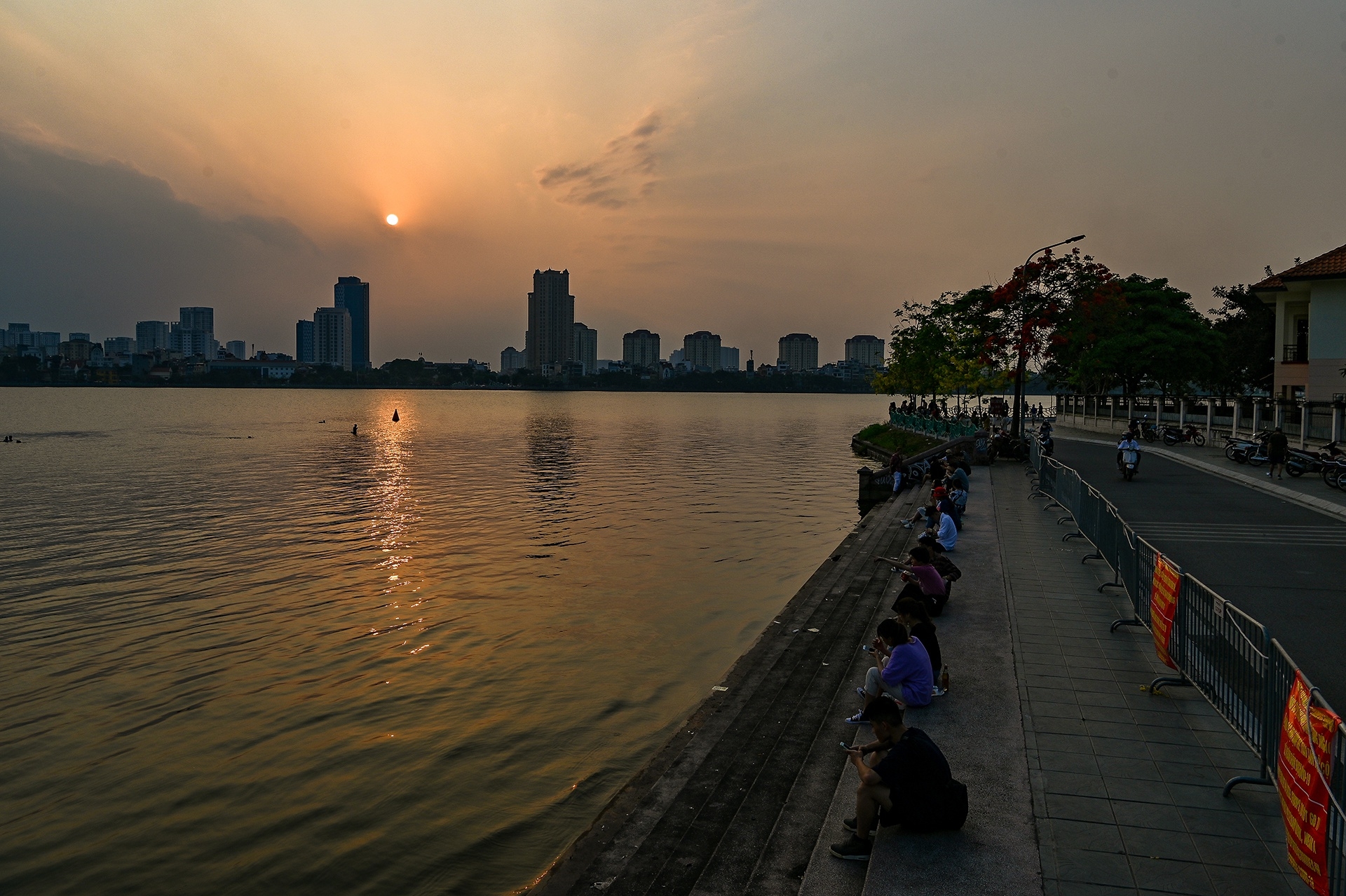 Chùm ảnh: Nhịp sống Hà Nội những ngày đầu hạ chum anh nhip song ha noi nhung ngay dau ha