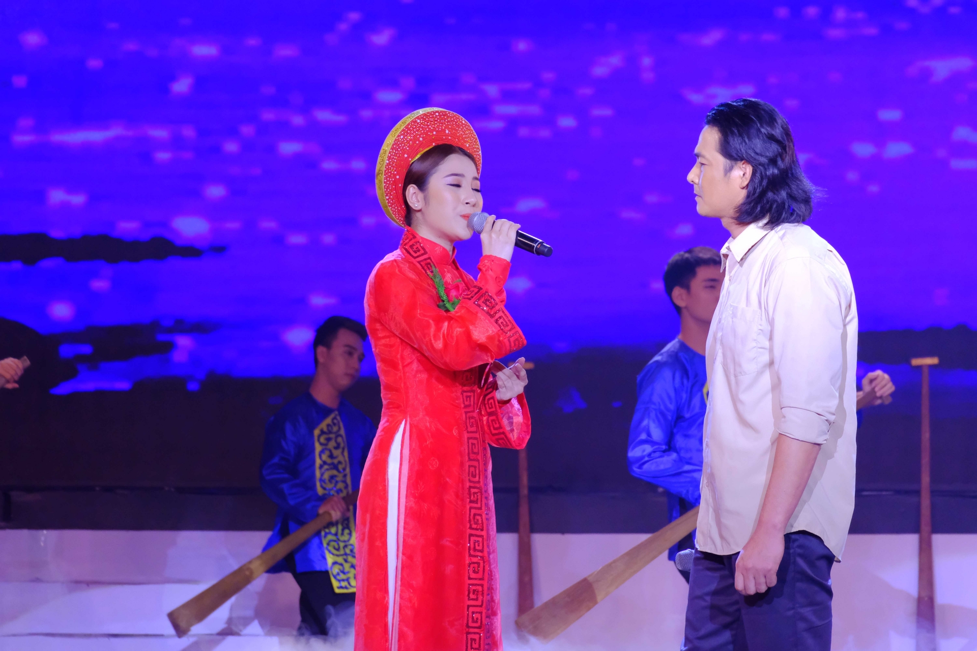 ca si phi nhung thang than che quach ngoc ngoan tren song truyen hinh