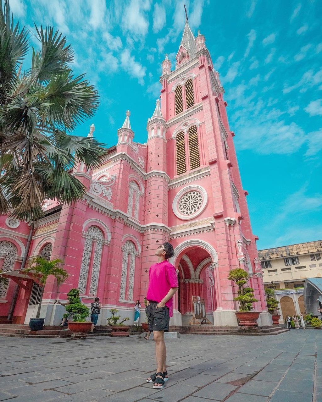 Nhà thờ màu hồng ở Sài Gòn lọt top 10 điểm đến màu hồng đẹp nhất thế giới nha tho mau hong o sai gon lot top 10 diem den mau hong dep nhat the gioi