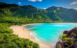 du lich thang 6 bien xanh cat trang 3 mien bac trung nam vay goi