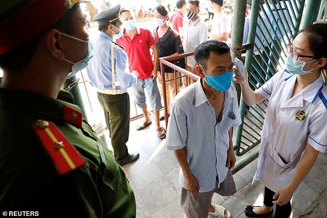 Báo Anh "thèm muốn" có được sân vận động kín người xem như bóng đá ở Việt Nam bao anh them muon co duoc san van dong kin nguoi xem nhu bong da o viet nam