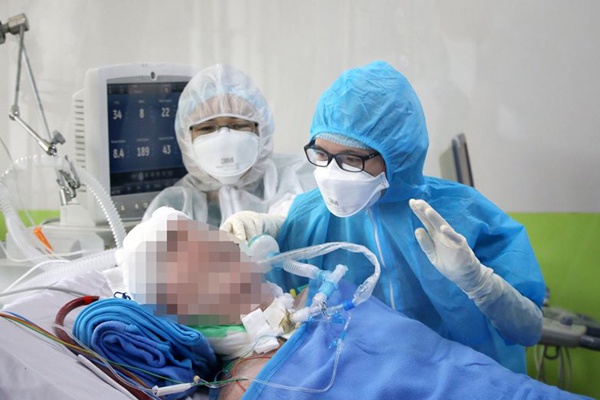 Sau nguy kịch, bệnh nhân 91 người Anh đã tự ngồi dậy và cầm bút sau nguy kich benh nhan 91 nguoi anh da tu ngoi day va cam but viet bang