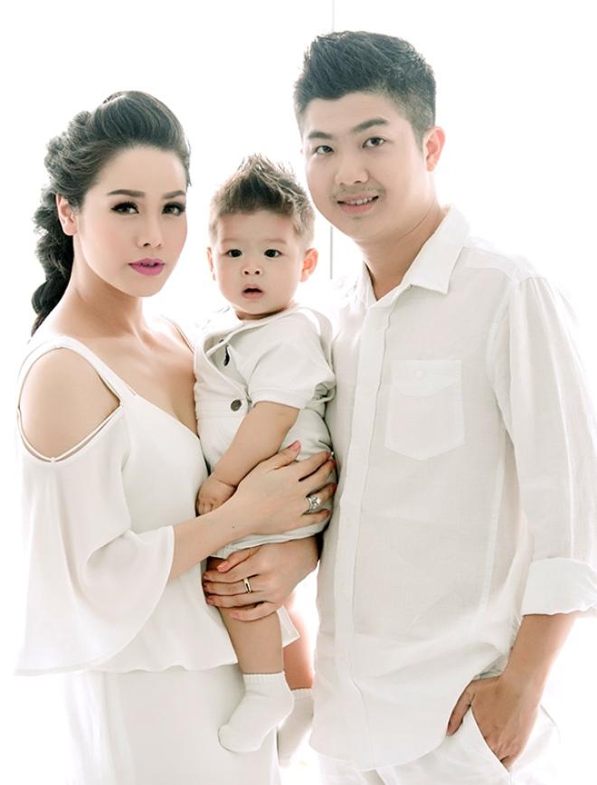 nhat kim anh dang status cau xin chong cu cho duoc gap con
