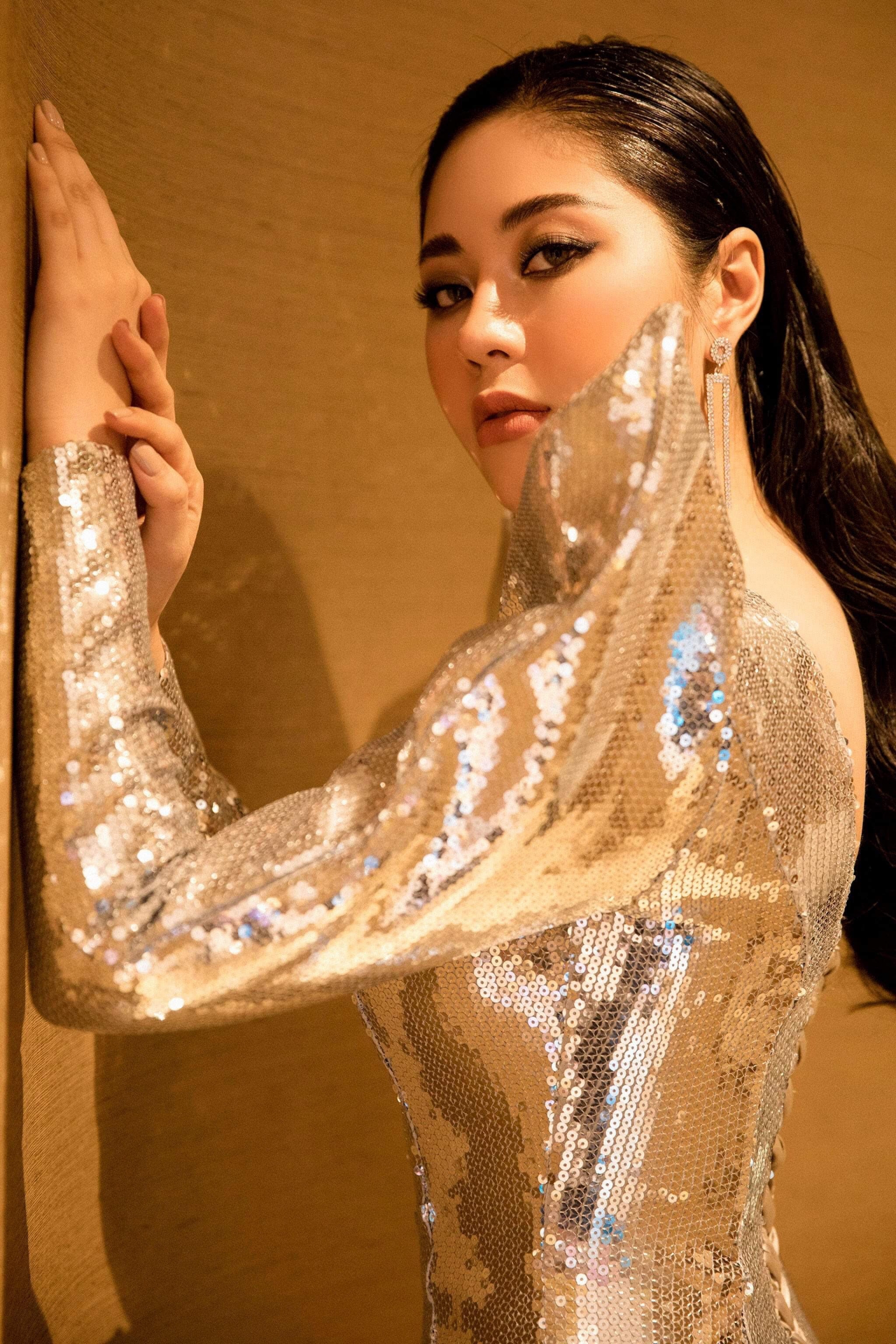 Hoa hậu Tô Diệp Hà quyến rũ trong thiết kế của NTK Nguyễn Minh Tuấn hoa hau to diep ha quyen ru trong thiet ke cua ntk nguyen minh tuan
