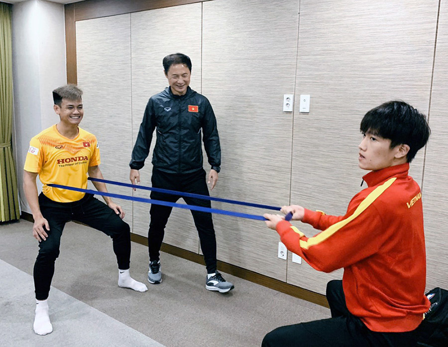 Ngày cuối trên đất Hàn, U23 Việt Nam đấu với CLB Busan Transportation Cooperation ngay cuoi tren dat han u23 viet nam dau voi clb busan transportation cooperation