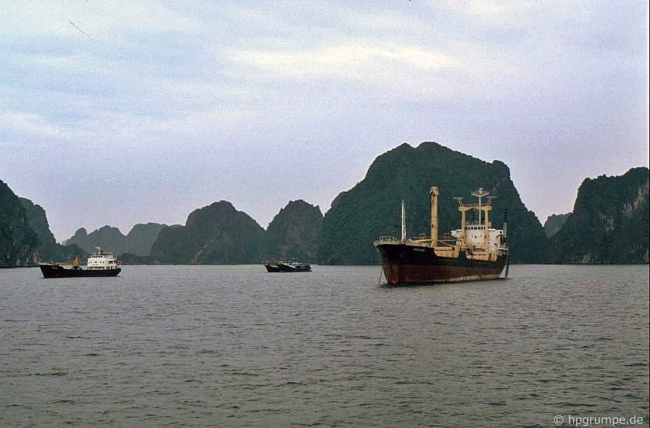 chum anh mau hiem co ve vinh ha long nhung nam 90