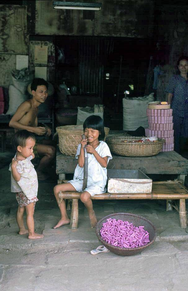 Chùm ảnh màu hiếm về nhịp sống bình dị của Đà Nẵng những năm 90 chum anh mau hiem ve nhip song binh di cua da nang nhung nam 90
