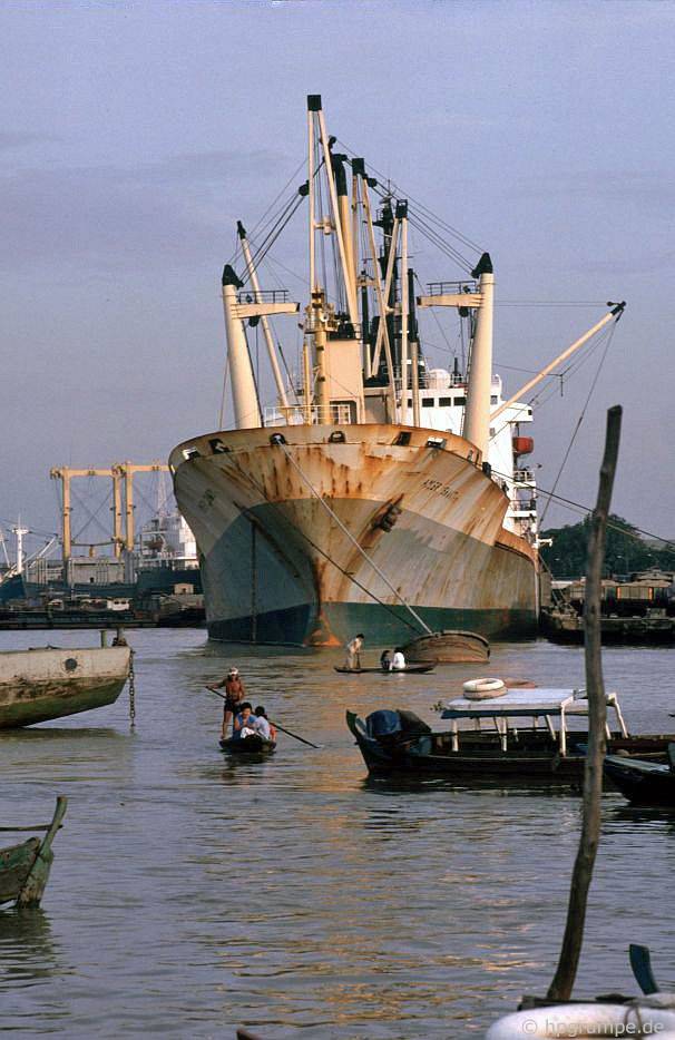 Chùm ảnh hiếm có khó tìm về một Sài Gòn rực rỡ những năm 90 chum anh hiem co kho tim ve mot sai gon ruc ro nhung nam 90