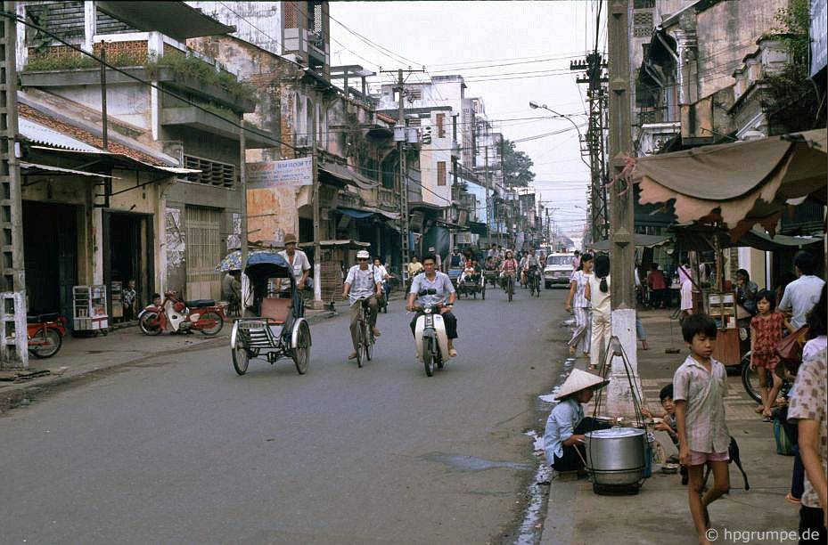 Chùm ảnh hiếm có khó tìm về một Sài Gòn rực rỡ những năm 90 chum anh hiem co kho tim ve mot sai gon ruc ro nhung nam 90