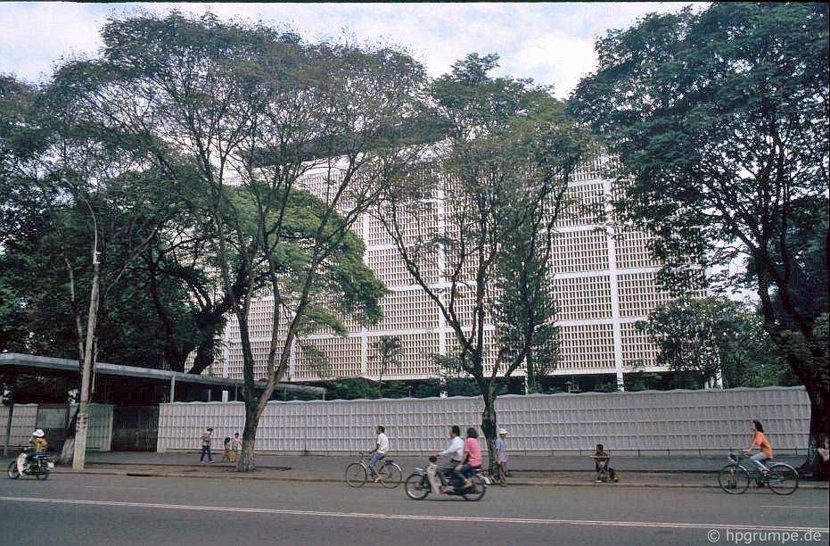 Chùm ảnh hiếm có khó tìm về một Sài Gòn rực rỡ những năm 90 chum anh hiem co kho tim ve mot sai gon ruc ro nhung nam 90
