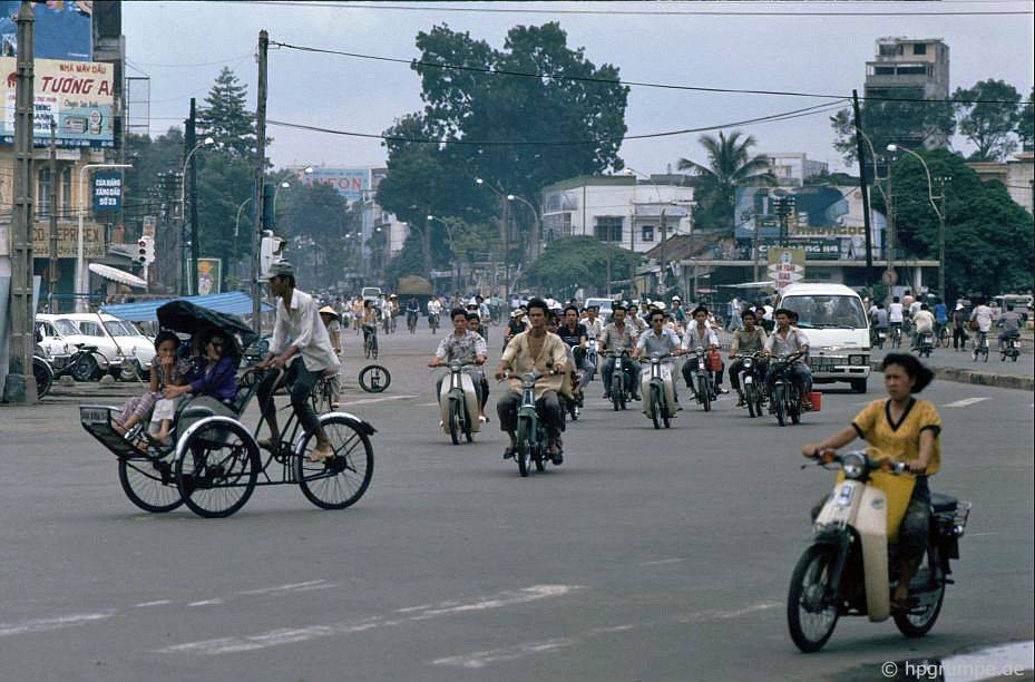 Chùm ảnh hiếm có khó tìm về một Sài Gòn rực rỡ những năm 90 chum anh hiem co kho tim ve mot sai gon ruc ro nhung nam 90