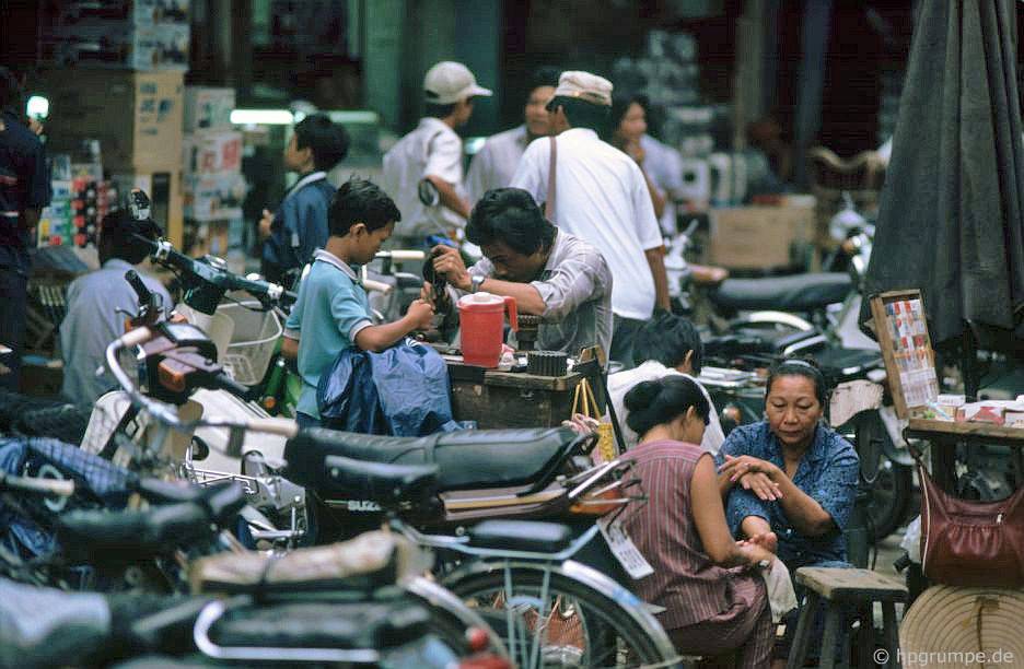 Chùm ảnh hiếm có khó tìm về một Sài Gòn rực rỡ những năm 90 chum anh hiem co kho tim ve mot sai gon ruc ro nhung nam 90
