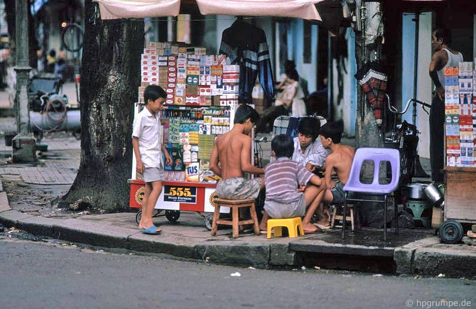 Chùm ảnh hiếm có khó tìm về một Sài Gòn rực rỡ những năm 90 chum anh hiem co kho tim ve mot sai gon ruc ro nhung nam 90