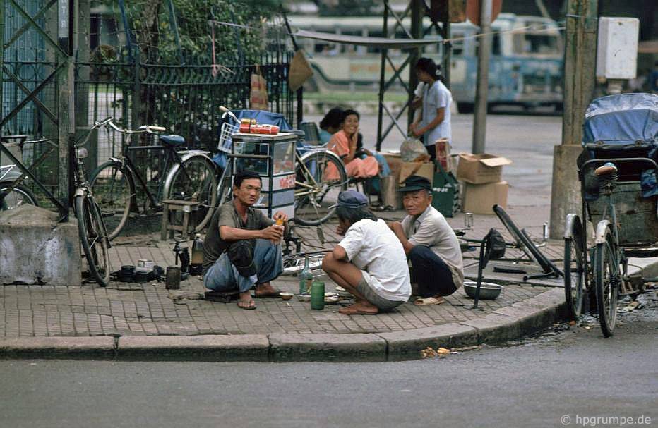 Chùm ảnh hiếm có khó tìm về một Sài Gòn rực rỡ những năm 90 chum anh hiem co kho tim ve mot sai gon ruc ro nhung nam 90