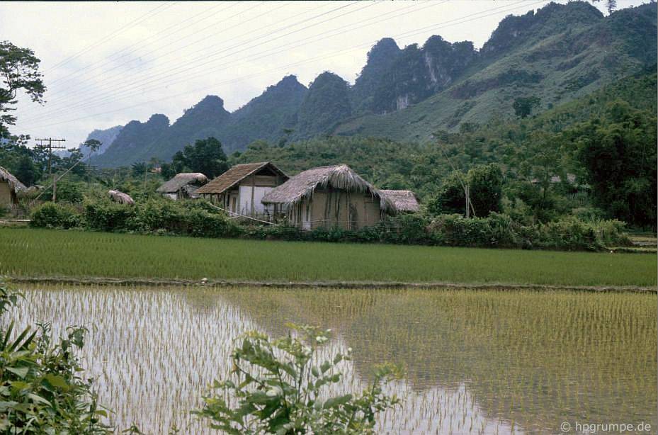 Chùm ảnh: Vẻ đẹp hoang sơ của Cao Bằng những năm 90 qua ống kính của nhiếp ảnh gia Đức chum anh ve dep hoang so cua cao bang nhung nam 90 qua ong kinh cua nhiep anh gia duc