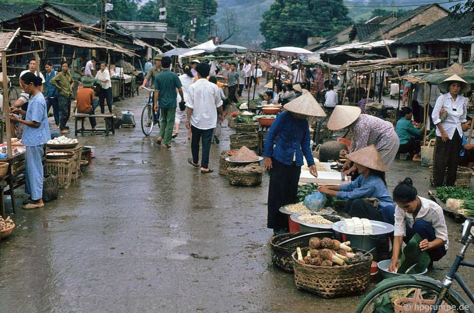 Chùm ảnh: Vẻ đẹp hoang sơ của Cao Bằng những năm 90 qua ống kính của nhiếp ảnh gia Đức chum anh ve dep hoang so cua cao bang nhung nam 90 qua ong kinh cua nhiep anh gia duc