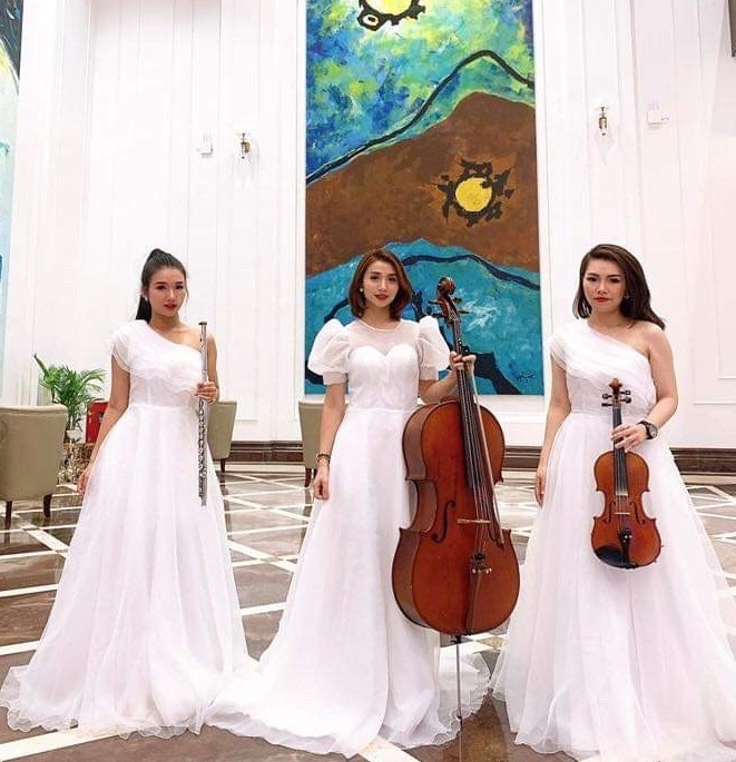 Hơn 2000 khán giả dự khai mạc đầu tiên của Festival âm nhạc Quốc tế - Hạ Long 2020 hon 300 khach moi va gan 2000 khan gia du khai mac dau tien cua festival am nhac quoc te ha long 2020