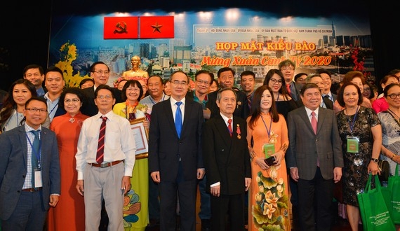 900 kiều bào họp mặt mừng xuân Canh Tý tại Thành phố Hồ Chí Minh hon 30000 kieu bao mong muon khoi nghiep nhan hop mat mung xuan canh ty tai thanh pho ho chi minh