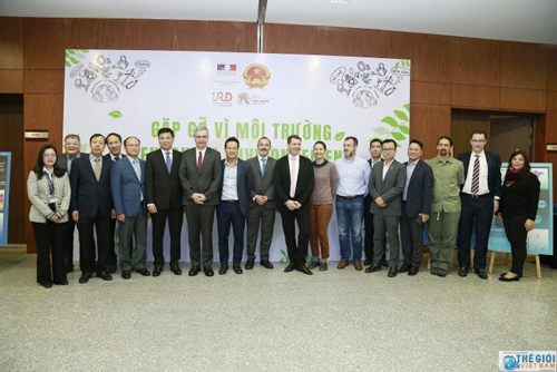 Đại sứ quán Pháp tại Việt Nam tìm kiếm giải pháp khắc phục rác thải nhựa dai su quan phap tai viet nam cung dong hanh tim kiem giai phap khac phuc o nhiem moi truong