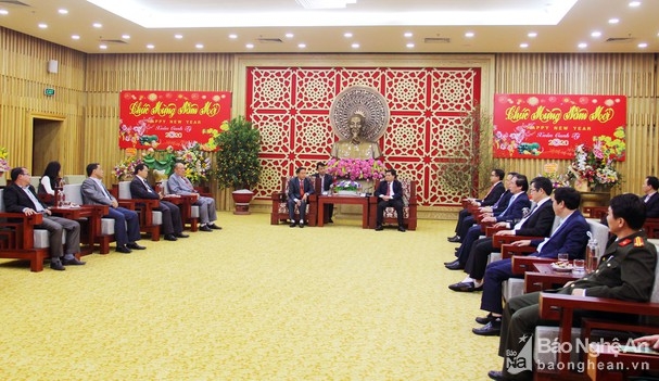 dai dien cac tinh lao chuc tet lanh dao tinh nghe an
