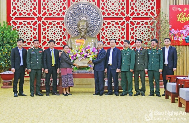 dai dien cac tinh lao chuc tet lanh dao tinh nghe an