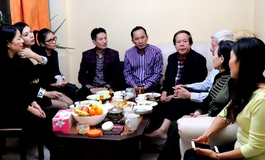 Hội người Việt Nam tại Ba Lan đến thăm và chúc Tết nghệ sĩ Thu Lộc và nhà văn, dịch giả Nguyễn Văn Thái hoi nguoi viet nam tai ba lan den tham va chuc tet cac can bo lao thanh