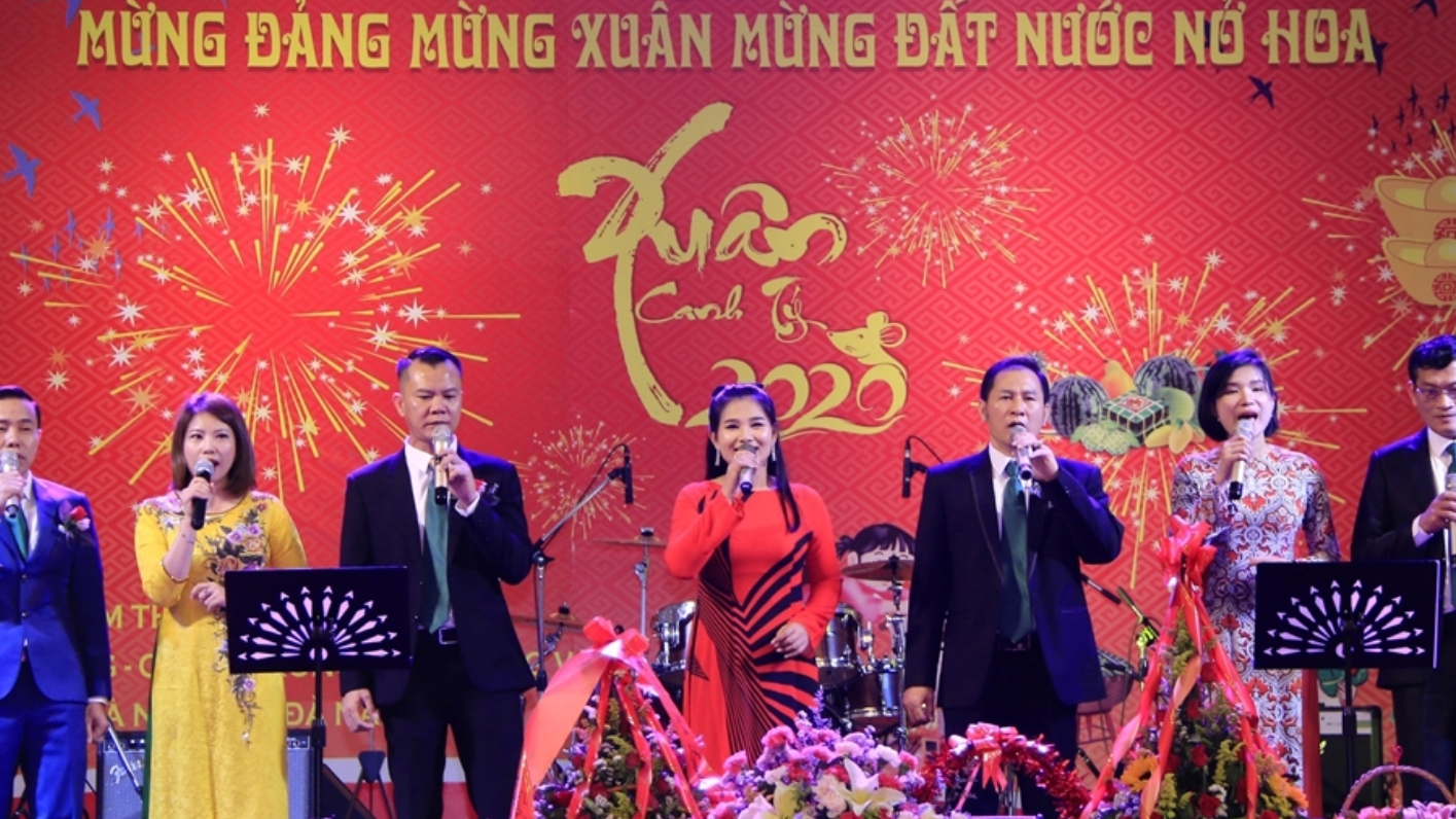 tet cong dong chao xuan canh ty 2020 tai tazania va hy lap