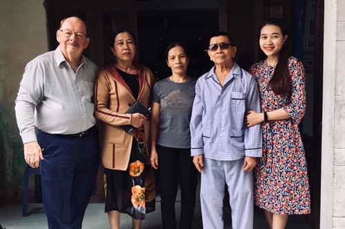 Cựu binh Mỹ dùng Facebook để bạn bè biết Việt Nam đã thay đổi cuu binh my dung facebook de ban be biet viet nam da thay doi